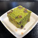 きのうのおやつは、抹茶のしっとりケーキでした。