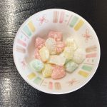 1月14日金曜日　きょうのおやつは、繭玉（郷土のお菓子　関東～東北）でした。