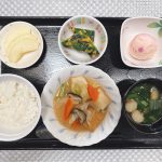 3月2日水曜日　きょうのお昼ごはんは、けんちん煮・ほうれん草の卵炒め・しば漬けポテト・みそ汁・くだものでした。