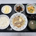 5月6日金曜日　きょうのお昼ごはんは、厚揚げと春キャベツの塩炒め・かぼちゃサラダ・青じそ和え・みそ汁・くだものでした。