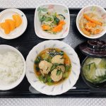 9月6日火曜日　きょうのお昼ごはんは、肉だんごとしいたけのオイスターソース煮・三色ナムル・切り干し煮・みそ汁・くだものでした。