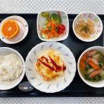 11月18日金曜日　きょうのお昼ごはんは、豆腐グラタン・ポトフ・温野菜サラダ・くだものでした。