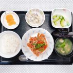 3月14日火曜日　きょうのお昼ごはんは、鶏肉のケチャップ炒め・甘すっぱおさつサラダ・生姜和え・みそ汁・くだものでした。