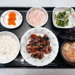 4月27日木曜日　今日のお昼ごはんは、磯炒め・和え物・大根のくずあん・みそ汁・くだものでした。