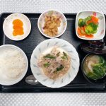 5月16日火曜日　きょうのお昼ごはんは、豚肉ともやしのチャンプルー・生姜和え・おさつきんぴら・みそ汁・くだものでした。