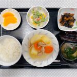 6月27日火曜日　きょうのお昼ごはんは、鶏肉のあっさり煮・みそマヨ和え・ひじき炒め・みそ汁・くだものでした。