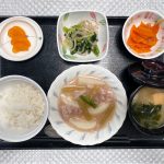 7月26日水曜日　きょうのお昼ごはんは、カブと豚肉の治部煮・青菜和え・じゃこ人参・みそ汁・くだものでした。