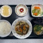 5月21日火曜日　きょうのお昼ごはんは、豚肉と切昆布の炒め物・浅漬け・梅香味奴・みそ汁・くだものでした。