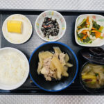 6月26日水曜日　きょうのお昼ごはんは、豚肉と大根のこってり煮・からし和え・ひじきの酢の物・みそ汁・くだものでした。