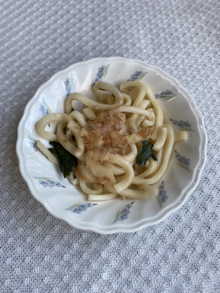 9月11日水曜日　きょうのおやつは、焼きうどんでした。