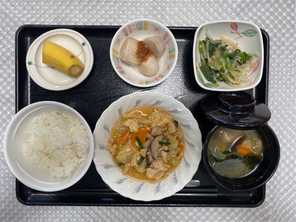 9月17日火曜日　きょうのお昼ごはんは、親子煮・おろし和え・里芋のみそだれ・みそ汁・くだものでした。