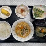 9月17日火曜日　きょうのお昼ごはんは、親子煮・おろし和え・里芋のみそだれ・みそ汁・くだものでした。