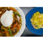 11月5日火曜日　きょうのお昼ごはんは、落とし卵の野菜あんかけ・ハムと白菜のカレー和え・煮物・みそ汁・くだものでした。