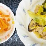 12月14日土曜日　きょうのお昼ごはんは、回鍋肉風・柿なます・がんもの煮物・おみそ汁・くだものでした。